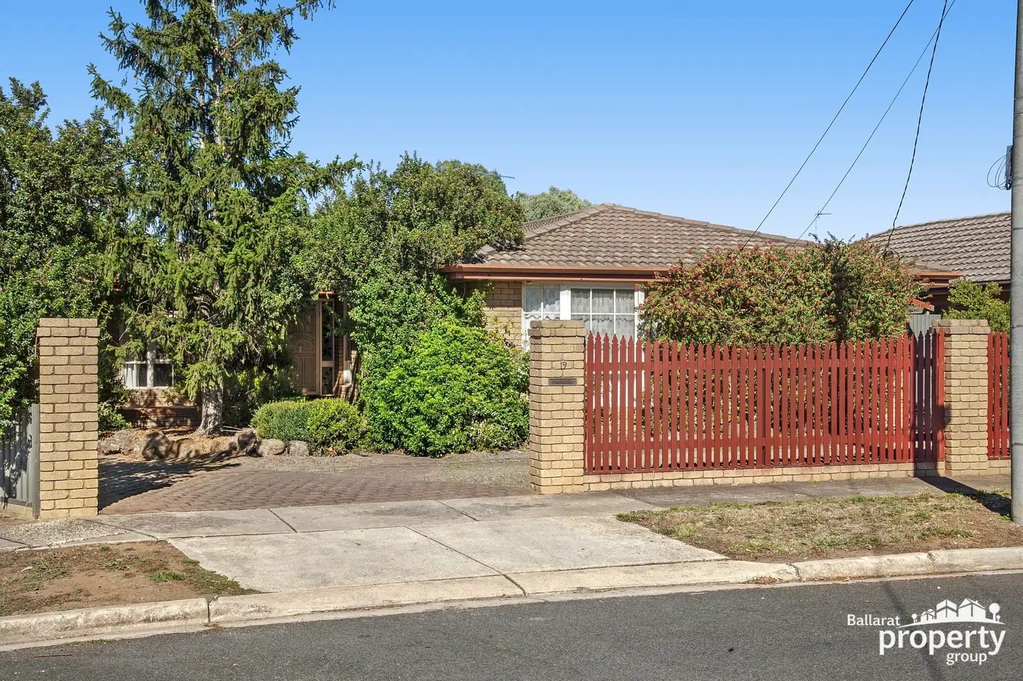 Main view of Homely house listing, 19 Hinkler Avenue, Sebastopol VIC 3356