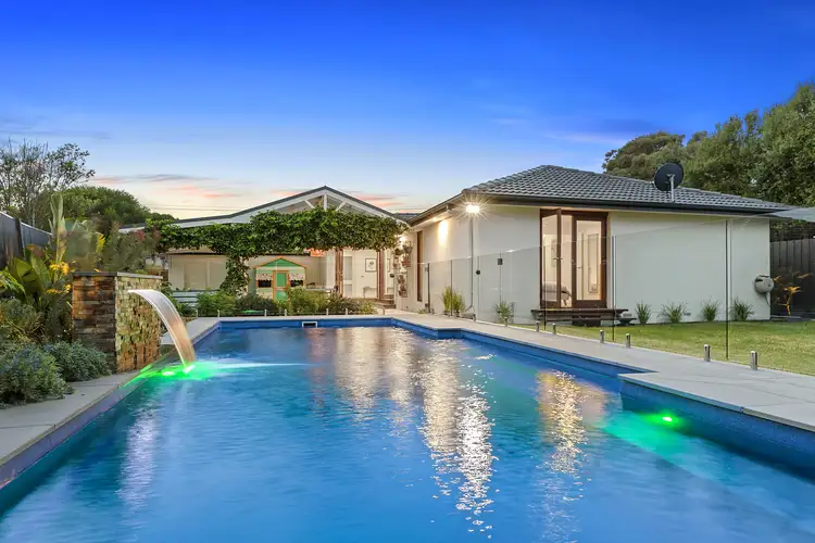 10 Sunningdale Avenue, Mornington VIC 3931