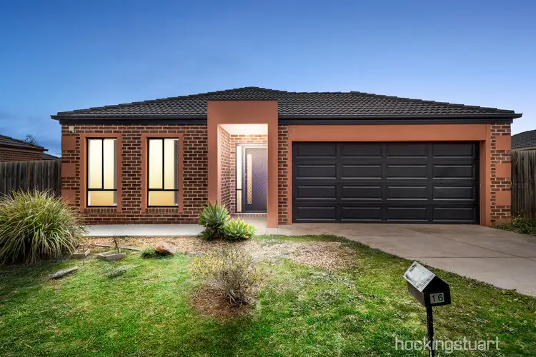 16 Spearfelt Street, Kurunjang VIC 3337