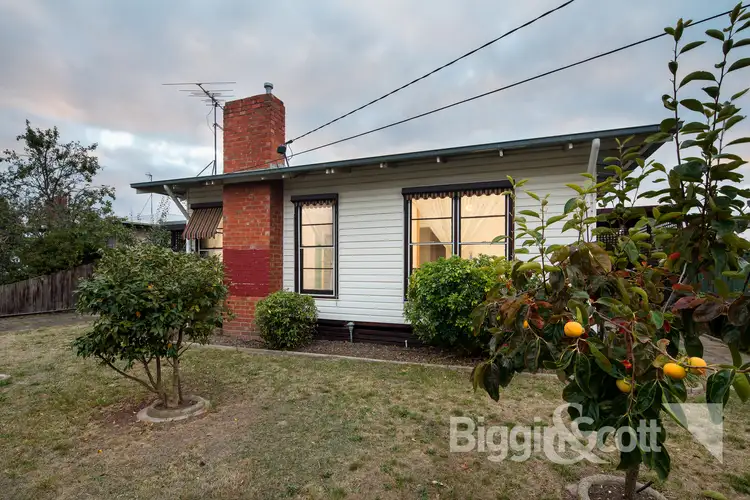 41 Maple Avenue, Wendouree VIC 3355