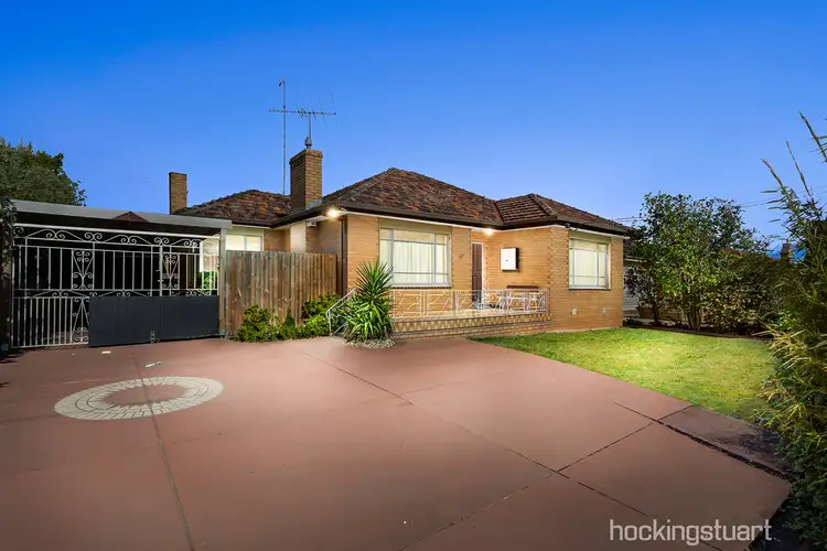 21 Mahoneys Road, Reservoir VIC 3073