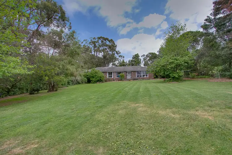 2a Summit Avenue, Emerald VIC 3782