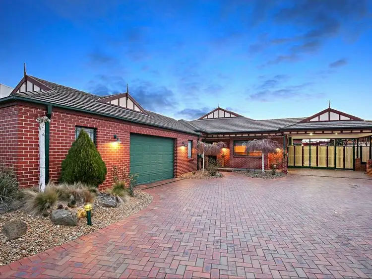 7 Sturt Court, Taylors Lakes VIC 3038