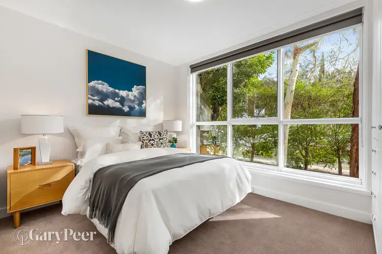 Third view of Homely apartment listing, 19/25 Robe Street, St Kilda VIC 3182