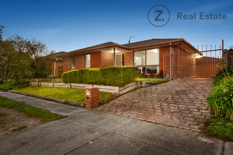 26 Maltravers Crescent, Cranbourne North VIC 3977
