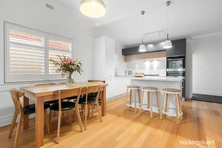 14 Graylings Grove, St Kilda East VIC 3183