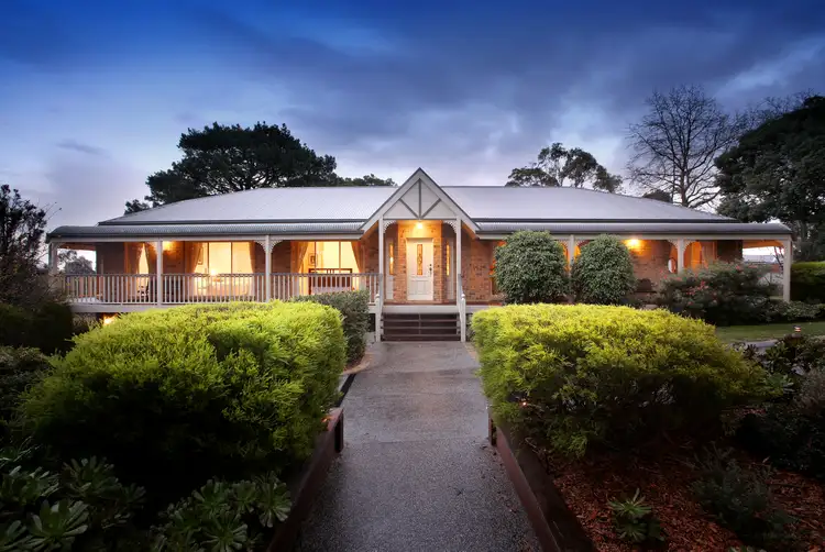 15 Glenwood Road, Narre Warren North VIC 3804