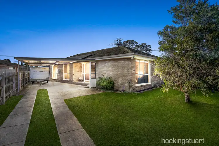 11 Lawson Road, Melton South VIC 3338