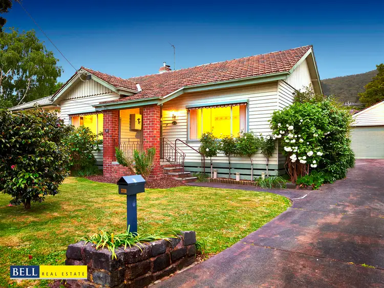 2 Dorothy Grove, Ferntree Gully VIC 3156