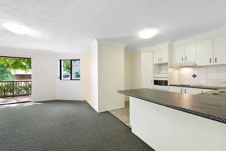 Sixth view of Homely unit listing, 2/146 High Street, Southport QLD 4215