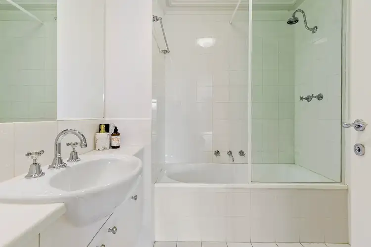 Sixth view of Homely apartment listing, 301/400 St Kilda Road, Melbourne VIC 3004