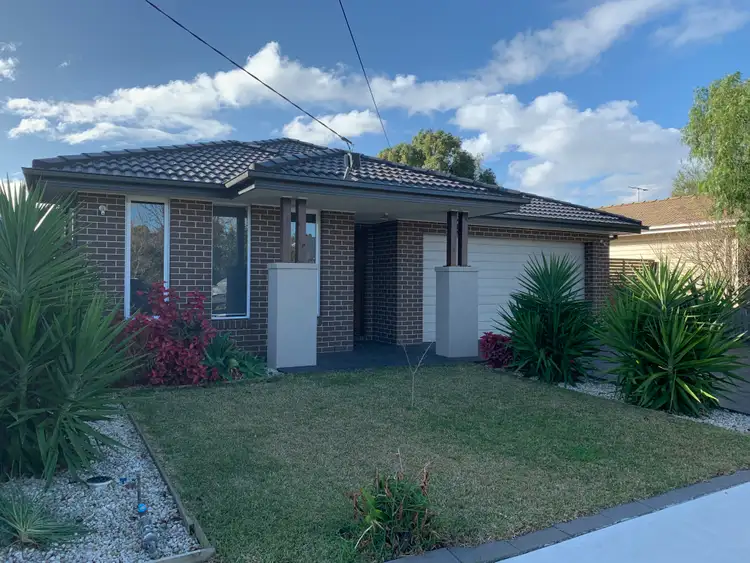 10 Maxwell Avenue