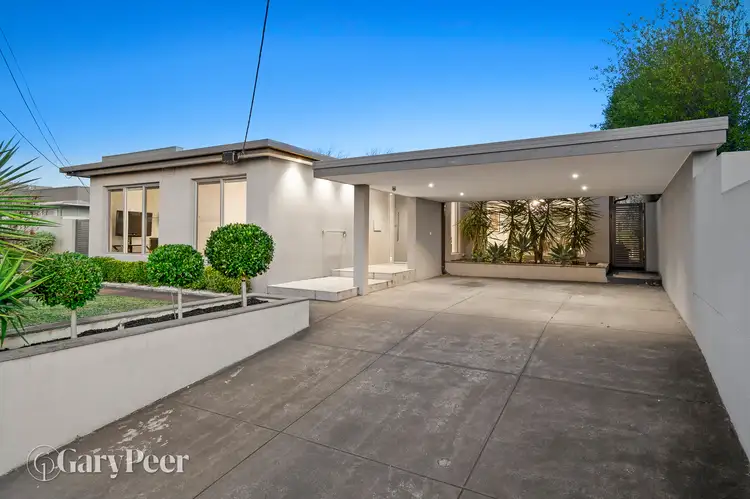 17 Newington Grove, Caulfield North VIC 3161
