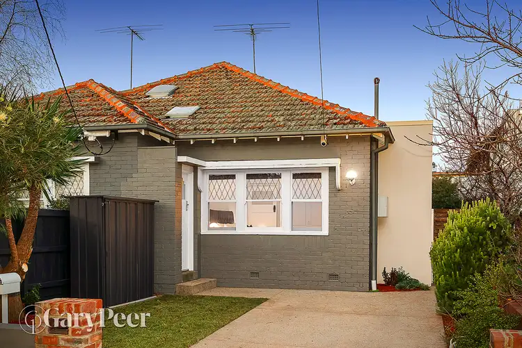 16 Hammerdale Avenue, St Kilda East VIC 3183