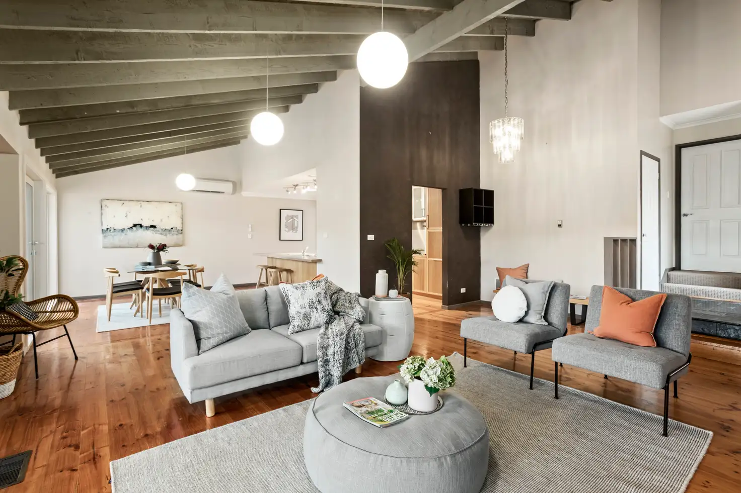 Main view of Homely townhouse listing, 1/8 Edmonton Place, Doncaster East VIC 3109