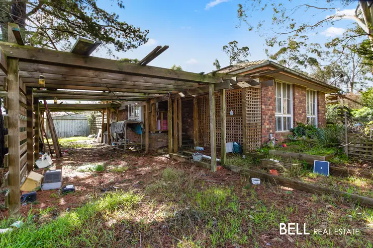 6 Kitchener Parade, Cockatoo VIC 3781