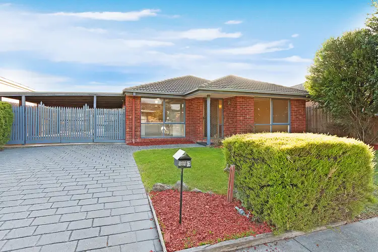 17 Hobson Crescent, Mill Park VIC 3082