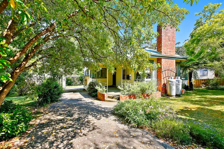 24 Lincoln Road, Warburton VIC 3799