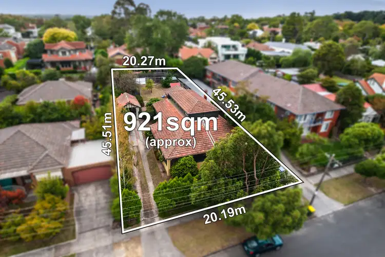 20 Louise Avenue, Mont Albert VIC 3127