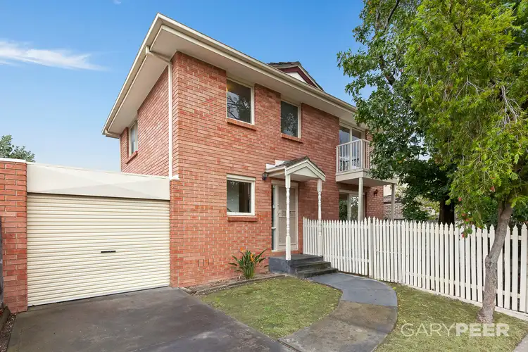 Main view of Homely townhouse listing, 1/32 Elizabeth Street, Bentleigh East VIC 3165