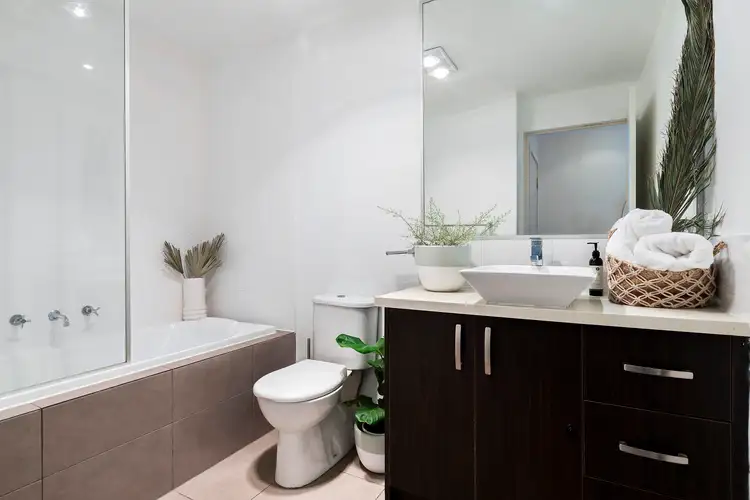 Fifth view of Homely apartment listing, 2/374 Dandenong Road, Caulfield North VIC 3161