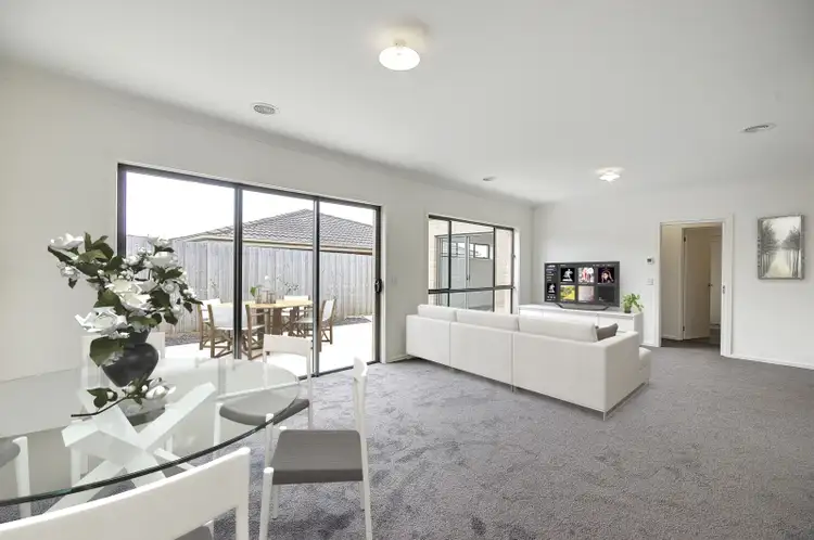 2/57 Ash Road, Leopold VIC 3224