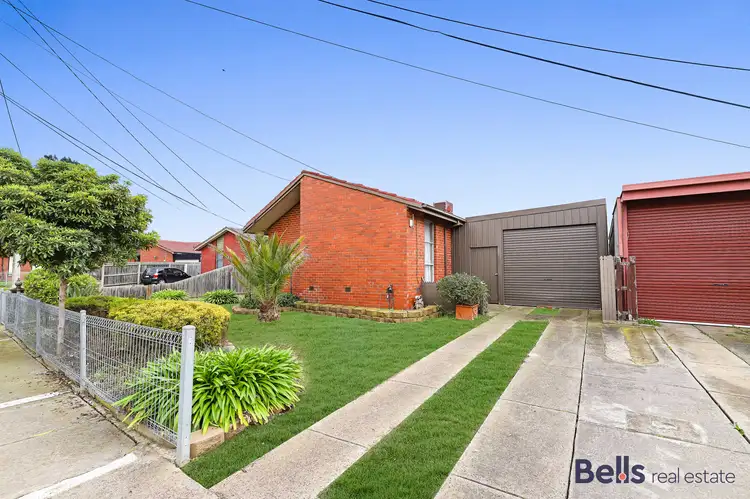 34 McCoubrie Avenue, Sunshine West VIC 3020