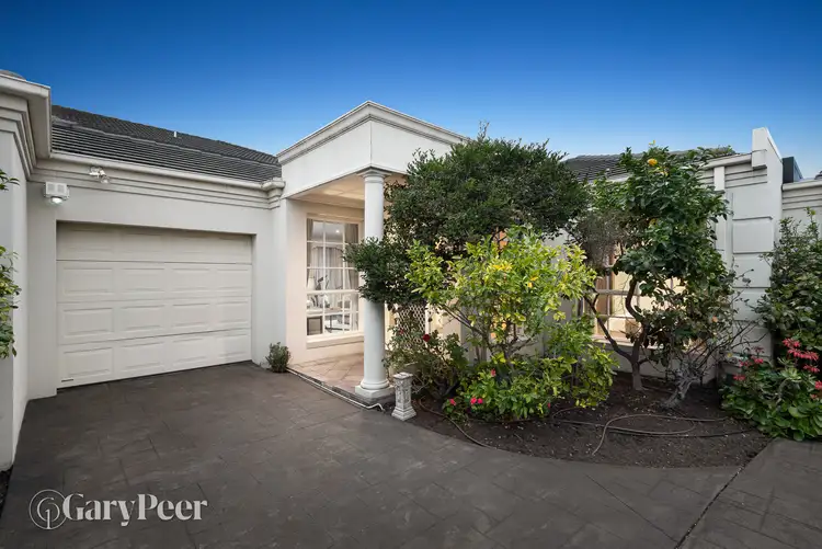 2/17 Milburn Grove, St Kilda East VIC 3183