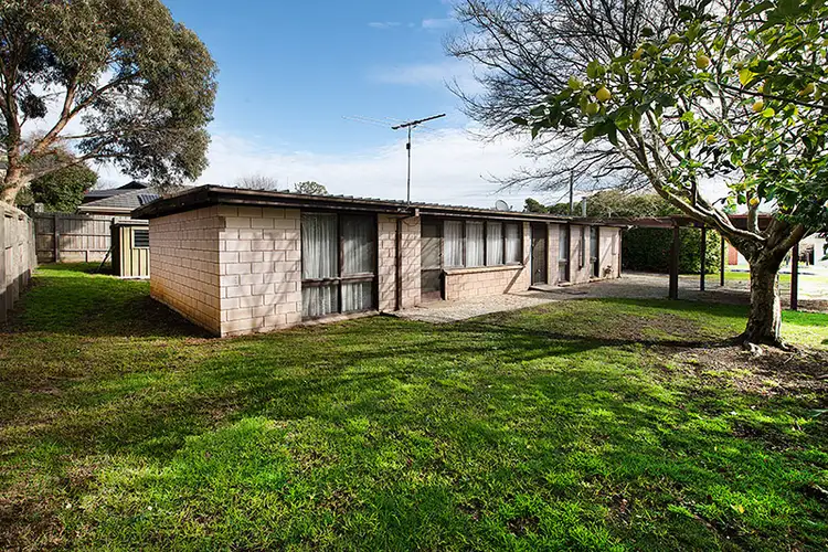 12 Roundhay Court, Berwick VIC 3806