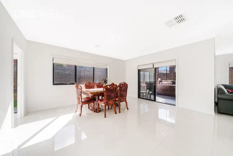 Sixth view of Homely house listing, 5 Overnewton Way, Wollert VIC 3750