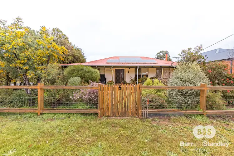 5 Clarke Street, Burekup WA 6227