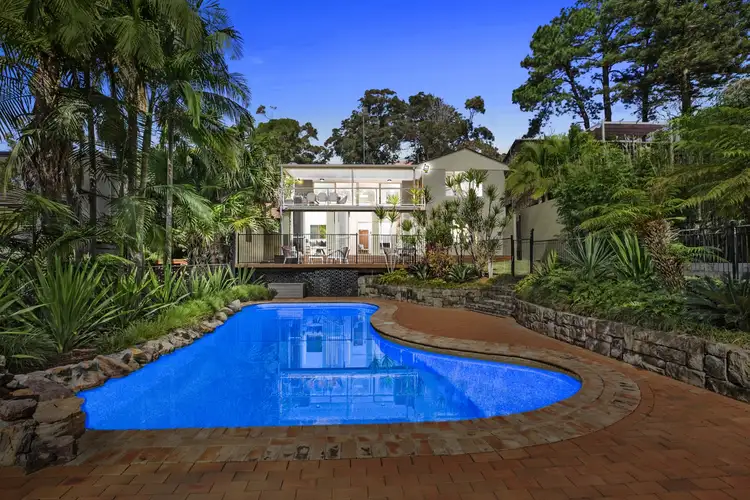 10 Weeroona Avenue
