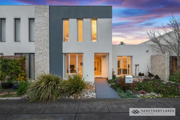 110 Signature Boulevard, Sanctuary Lakes VIC 3030