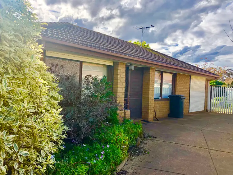 10 Brennan Street, Melton South VIC 3338