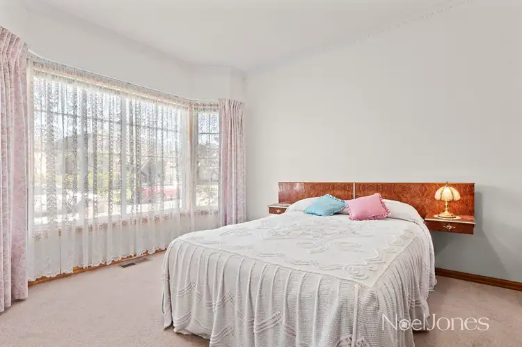 Fifth view of Homely house listing, 1 Briar Walk, Blackburn South VIC 3130