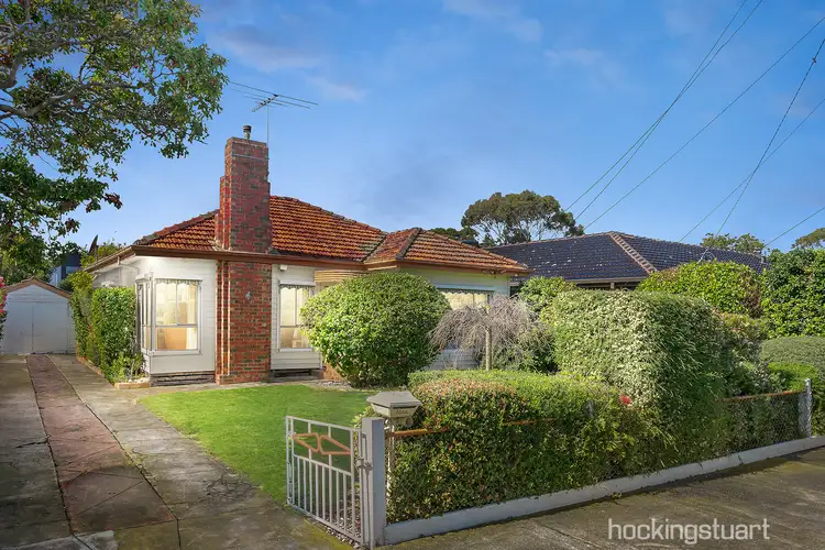 4 Wattle Grove, Seaholme VIC 3018