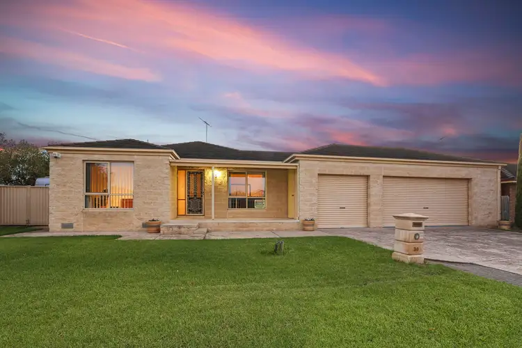 30 Mayfield Crescent, St Albans Park VIC 3219