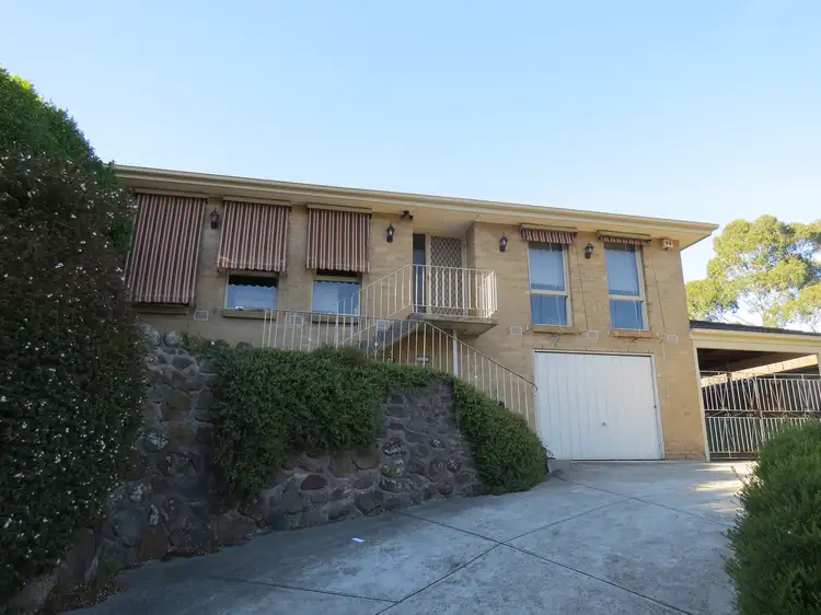 27 Avandina Crescent