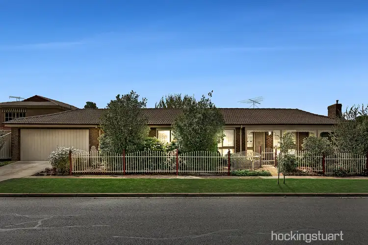 1 Helder Court, Melton West VIC 3337