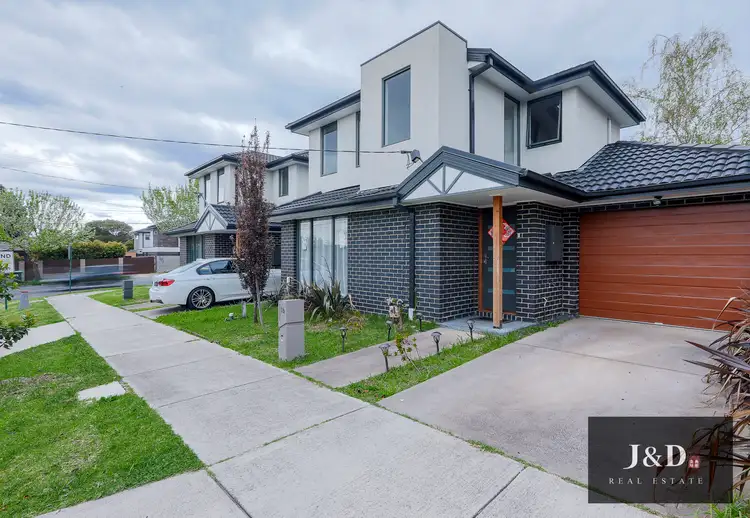 Main view of Homely townhouse listing, 2/561 Middleborough Road, Box Hill North VIC 3129
