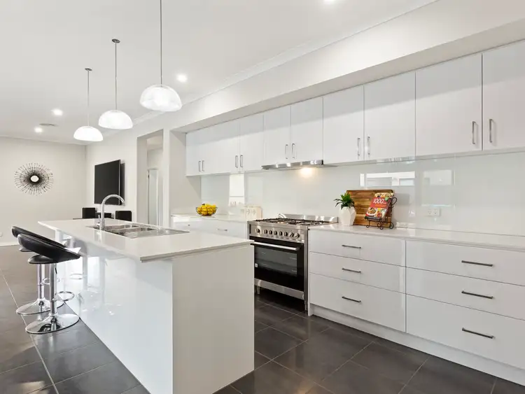18 Tubular Avenue, Torquay VIC 3228