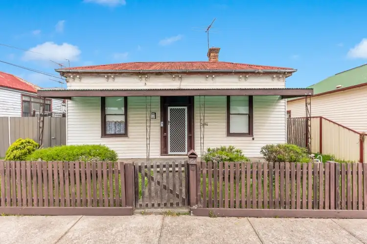 10 Staff Street, Seddon VIC 3011