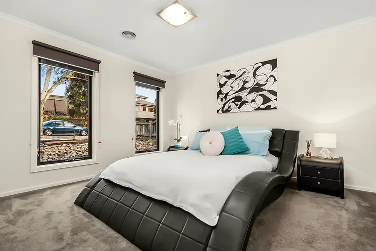 Fifth view of Homely house listing, 7 Gilguy Place, South Morang VIC 3752