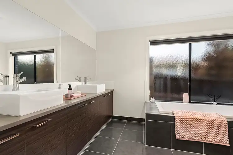 Sixth view of Homely house listing, 7 Gilguy Place, South Morang VIC 3752
