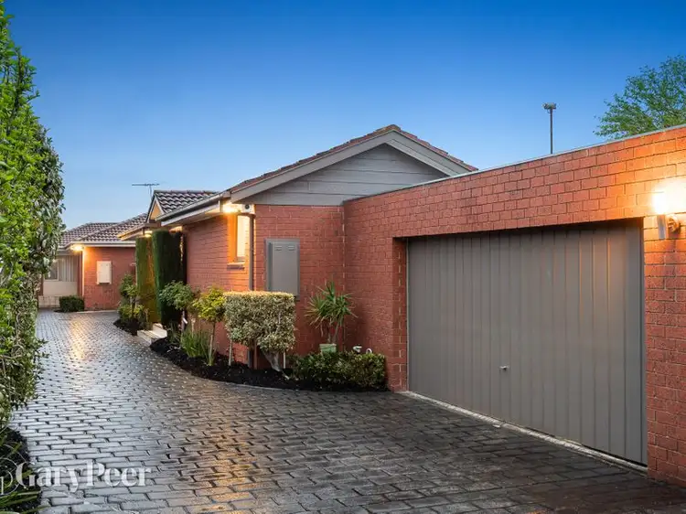 2/21 Gnarwyn Road, Carnegie VIC 3163