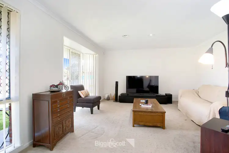 Fifth view of Homely house listing, 4 Joseph Banks Crescent, Cranbourne VIC 3977