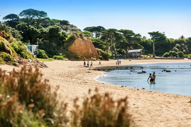 10 Mills Beach Close, Mornington VIC 3931