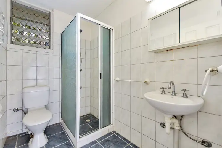 Fifth view of Homely house listing, 2/5 Hinkler Crescent, Fannie Bay NT 820