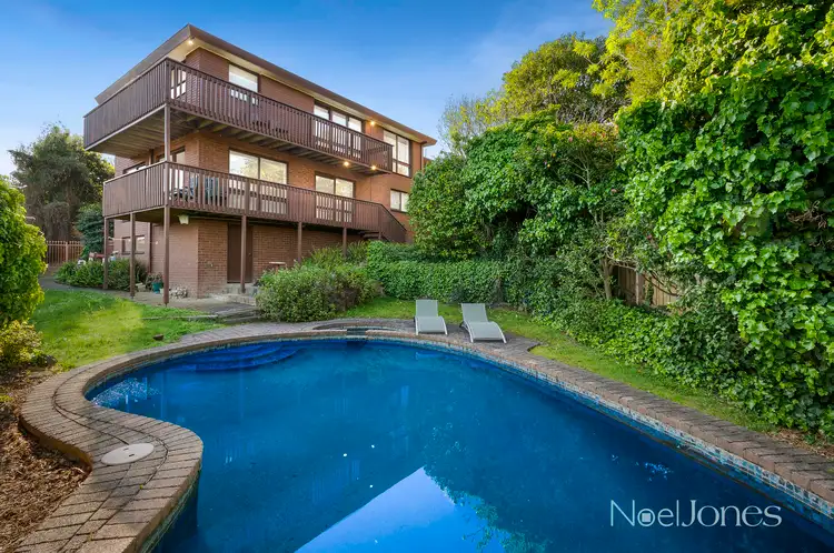 16 Blue Gum Close, Templestowe Lower VIC 3107