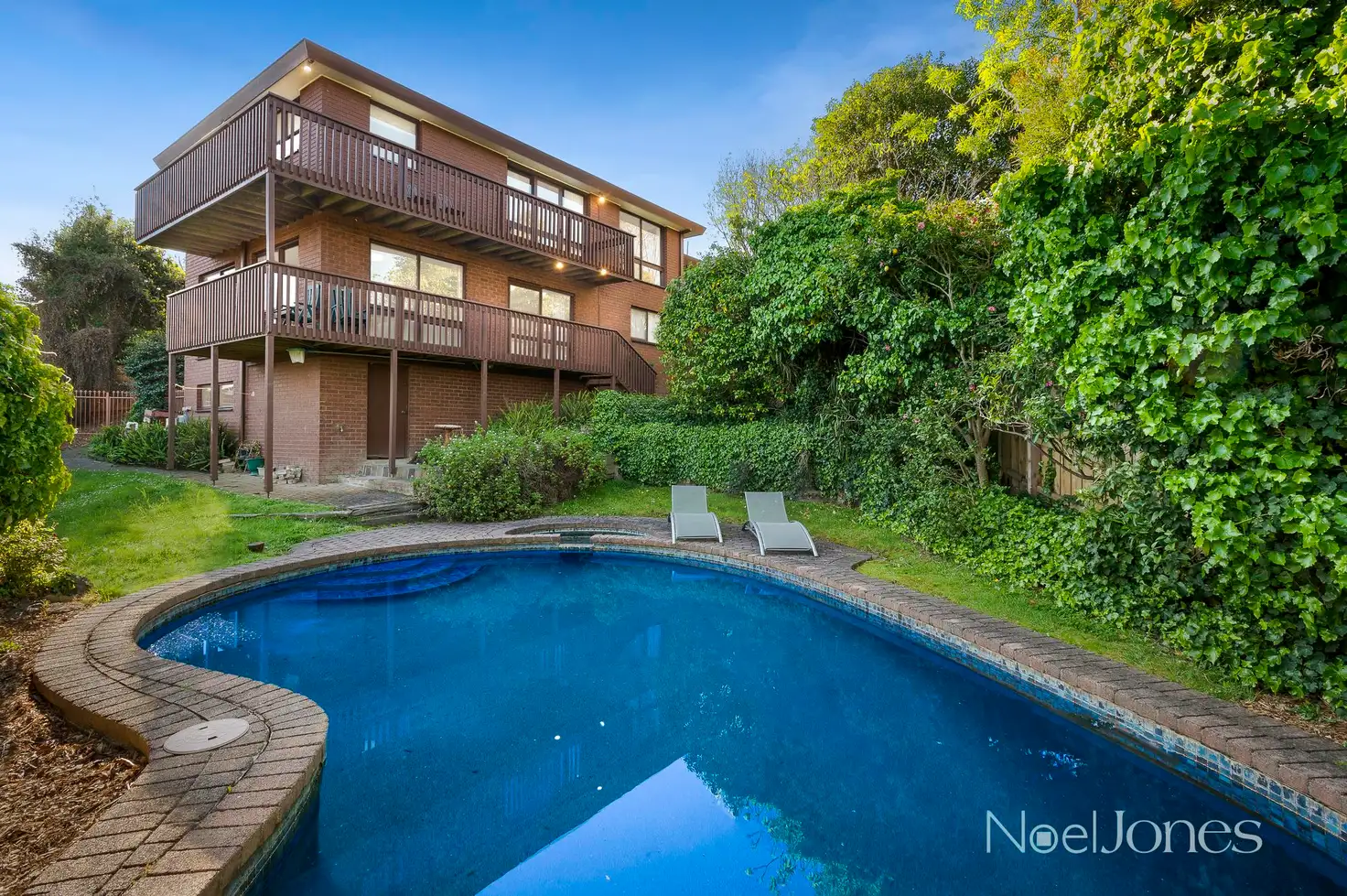 Main view of Homely house listing, 16 Blue Gum Close, Templestowe Lower VIC 3107